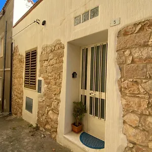 Casa vacanze Casa Indipendente Nel Centro Storico,cod Iun P2680, Baunei